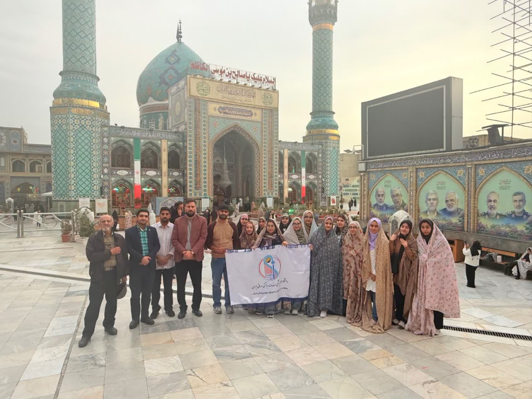 ضیافت افطار در جوارمطهر امام زاده صالح ابن موسی(ع)